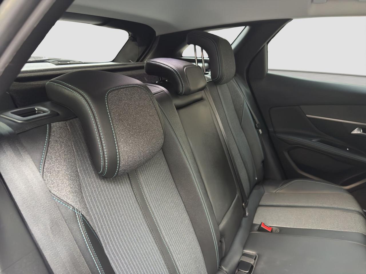 Peugeot 3008 1.5 bluehdi 130cv Allure Pack 2022