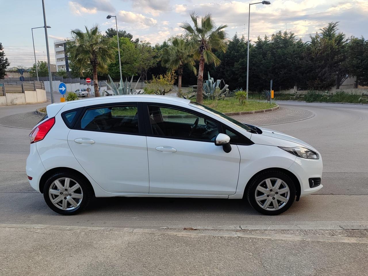 Ford Fiesta 1.5 TDCi 75CV 2015 BELLISSIMA!!!!!!