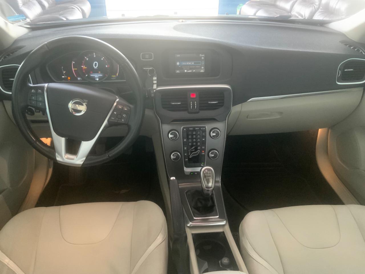 Volvo V40 D2 1.6 Momentum