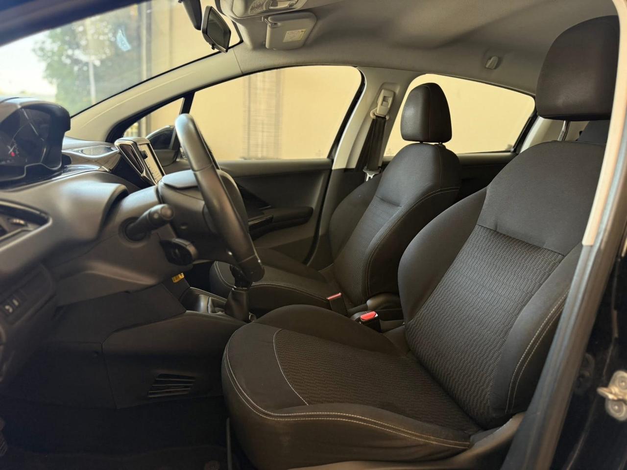 Peugeot 208 82CV 5 porte NEOPATENTATI