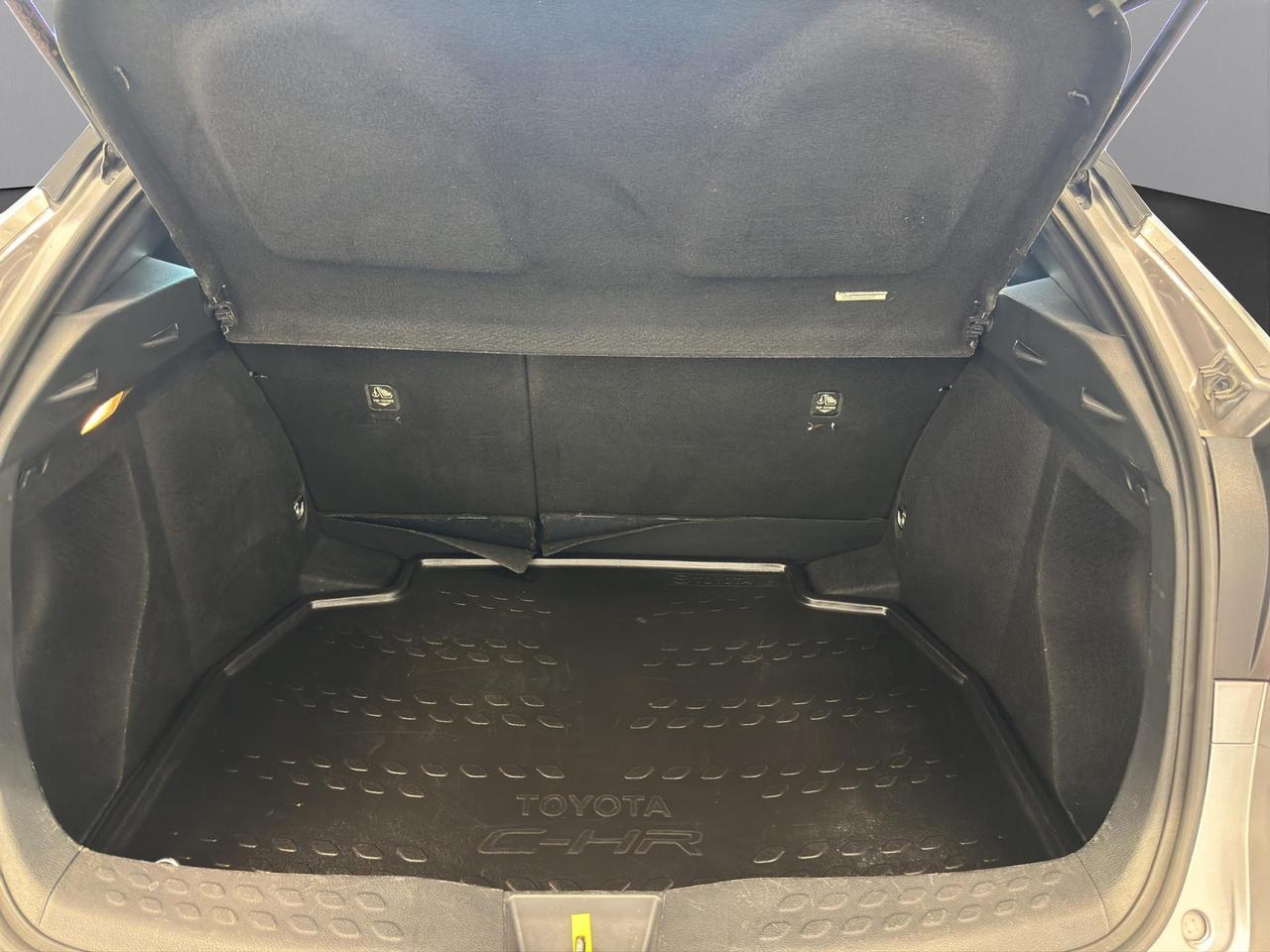 Toyota C-HR 1.8h Business e-cvt