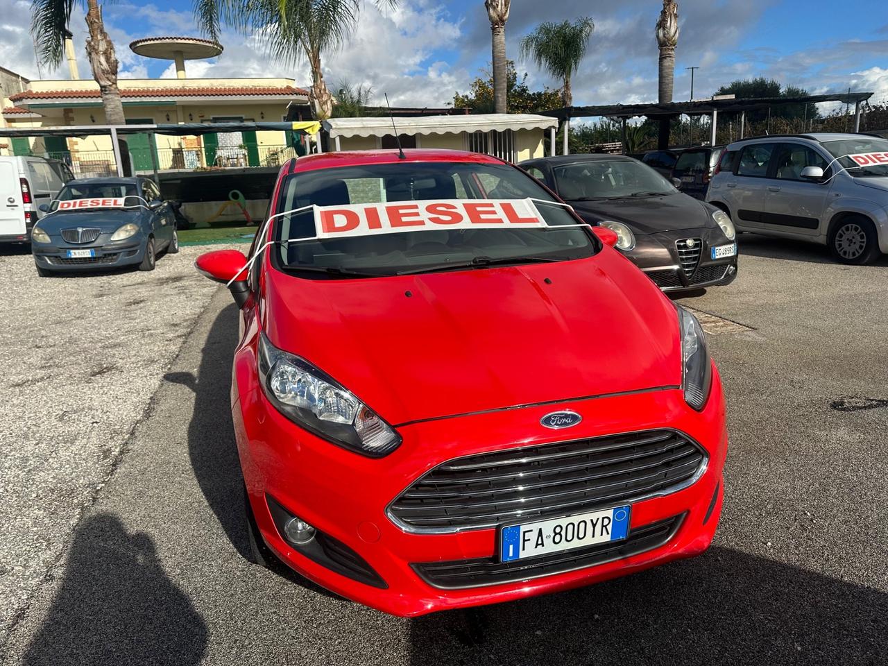 Ford Fiesta 1.5 diesel 2015 12 mesi di garanzia
