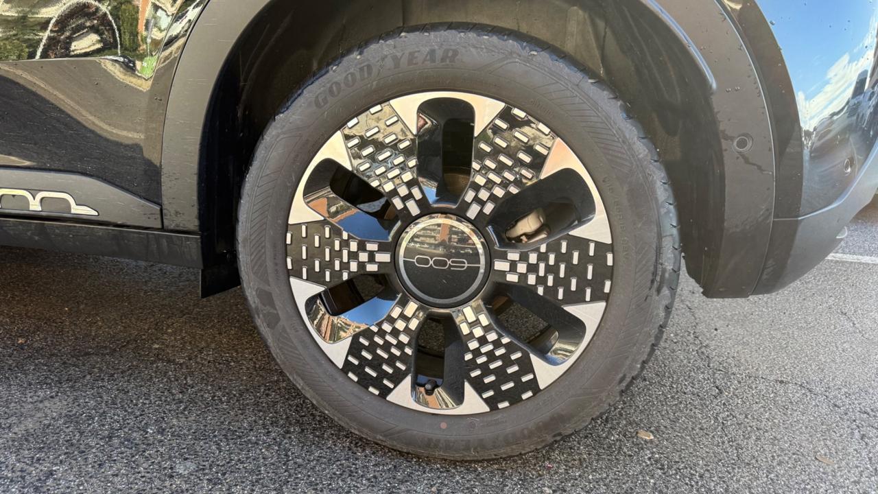 Fiat 600 Hybrid 110 CV DCT MHEV La Prima LED NAVI KAMERA PELLE PDC CERCHI 18 SEDILI ELETTRICI RISCALDATI