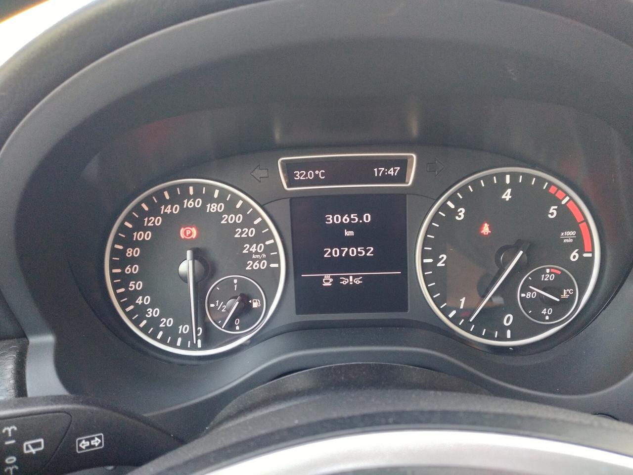 Mercedes-benz A 200 CDI BlueEFFICIENCY Executive