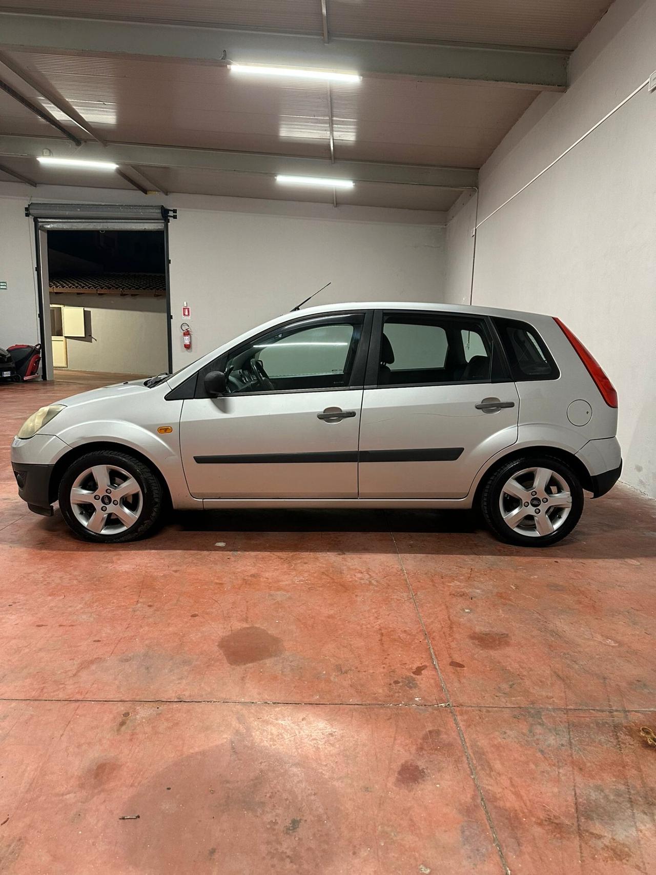 Ford Fiesta 1.4 TDCi 5p. Ghia
