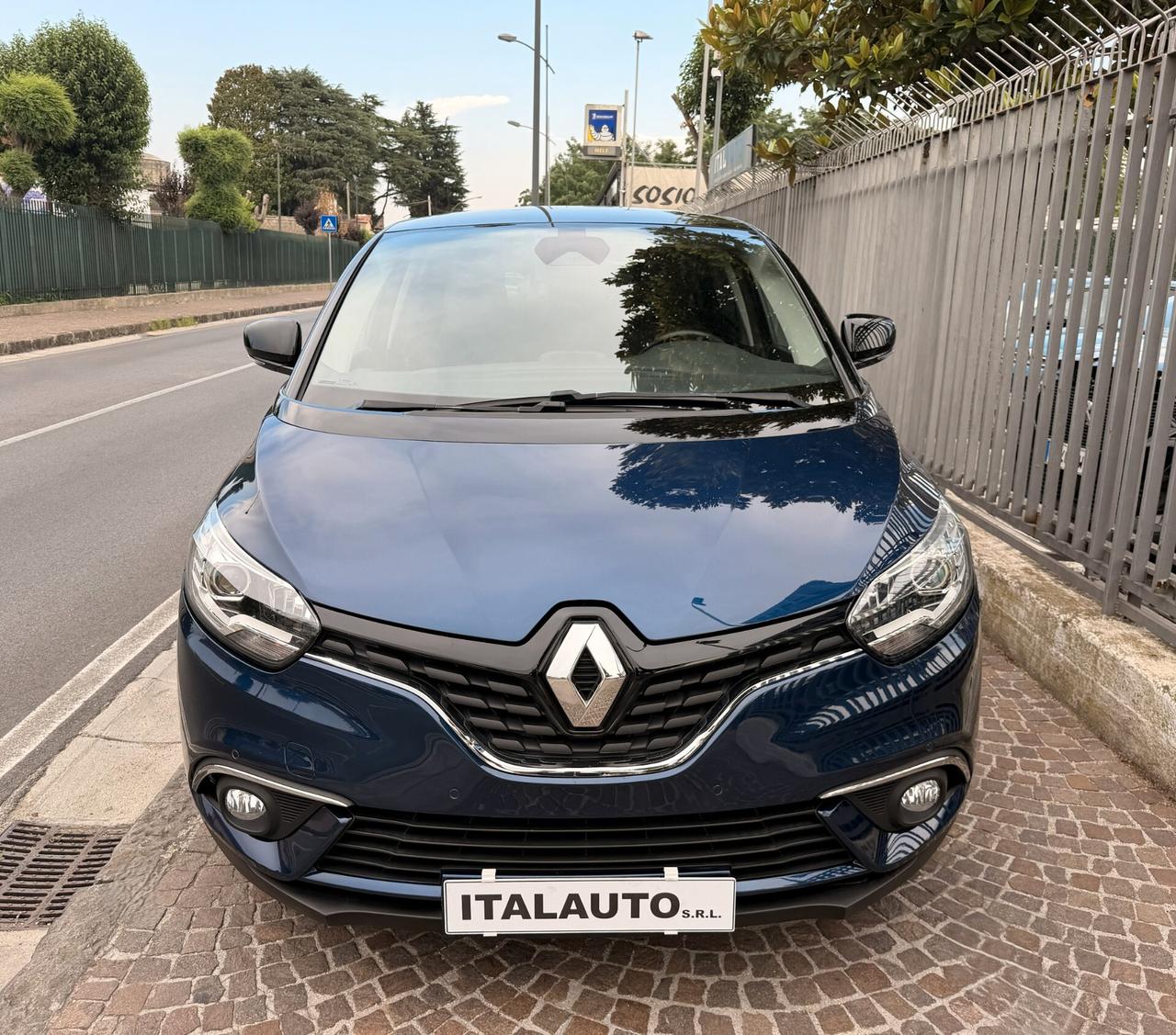 Renault Scenic 1.5 dCi 8V 110 CV EDC Energy Sport Edition2