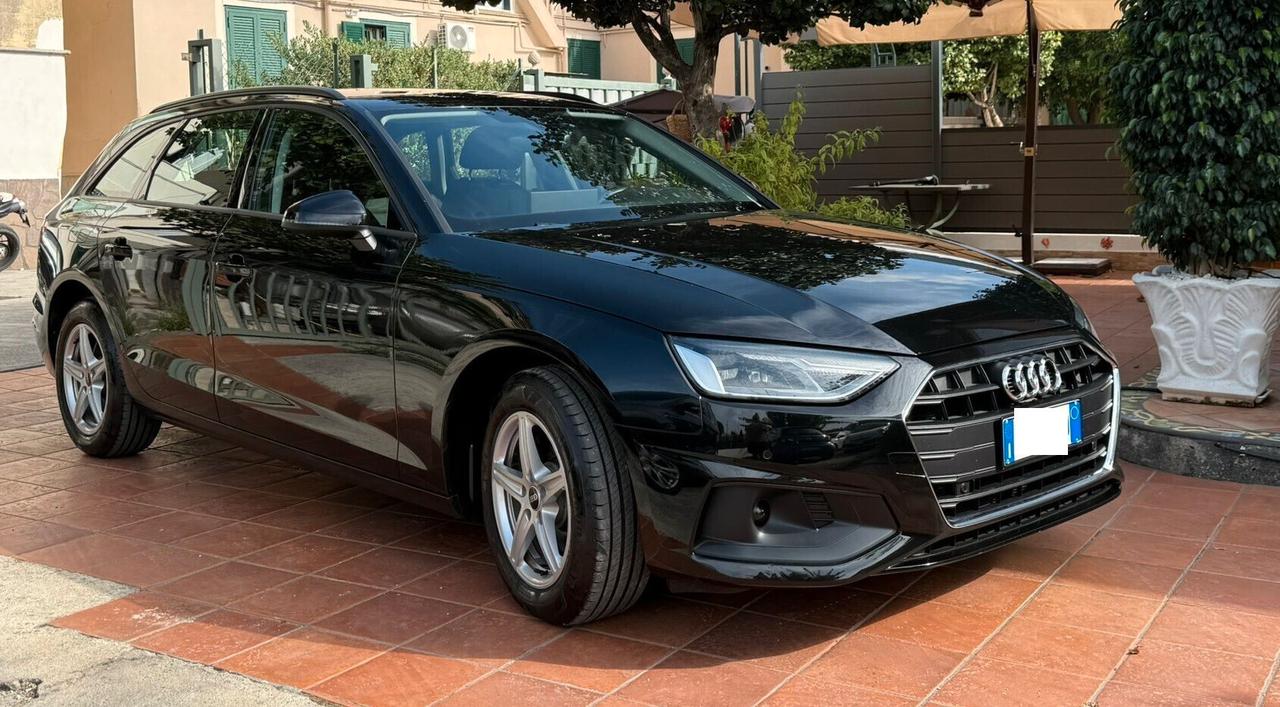Audi A4 Avant 30 TDI/136 CV S tronic Business
