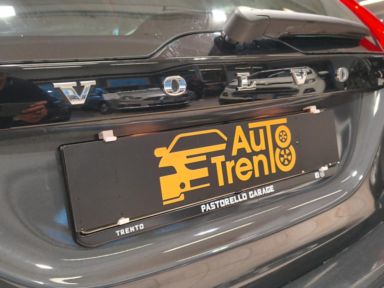 Volvo V60 D2 R-design Momentum 139.000km