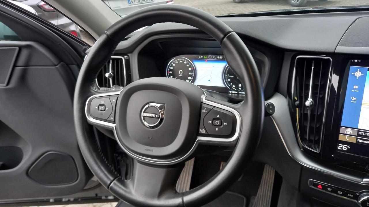 Volvo XC 60 XC60 B4 (d) AWD Geartronic Momentum