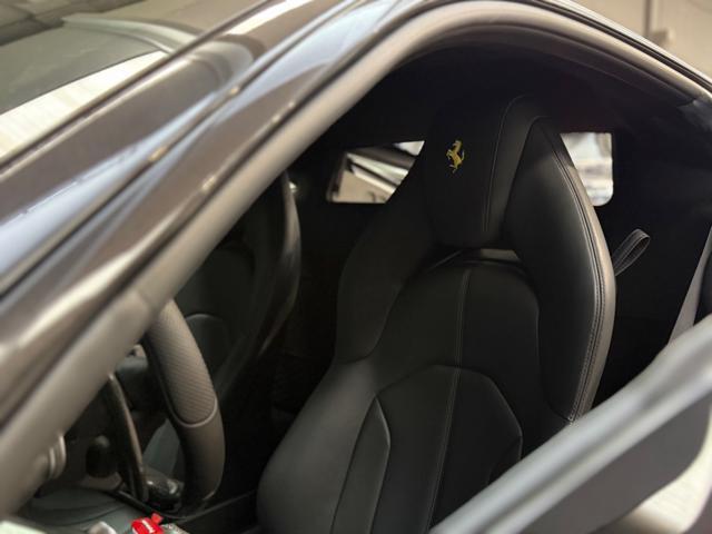 FERRARI F8 Tributo *CERCHIONI IN CARBONIO*