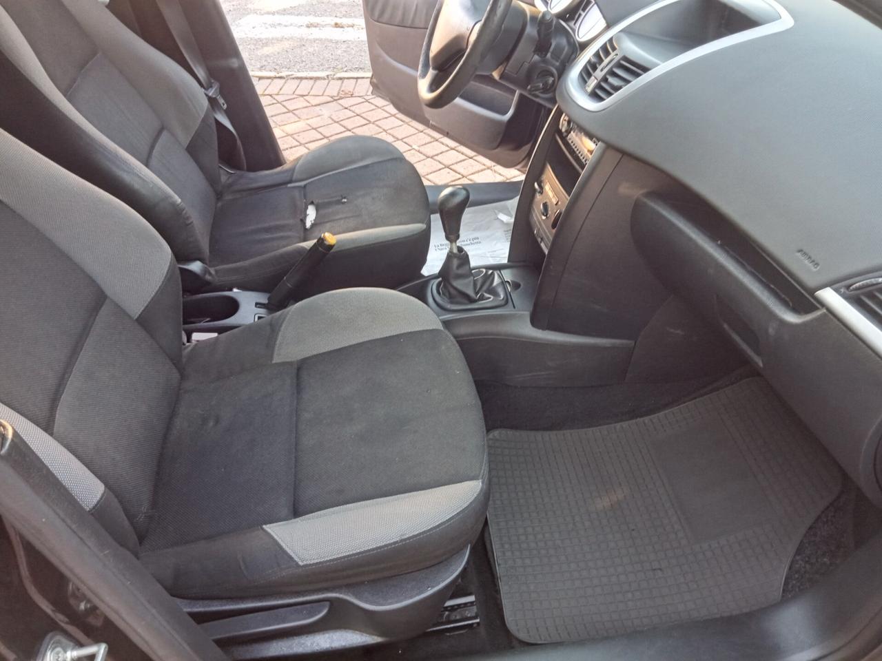 Peugeot 207 1.4 HDi 70 CV 5 Porte ok neopatentati