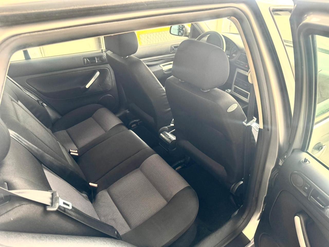 Volkswagen Golf 1.6 16V cat 5p. Highline