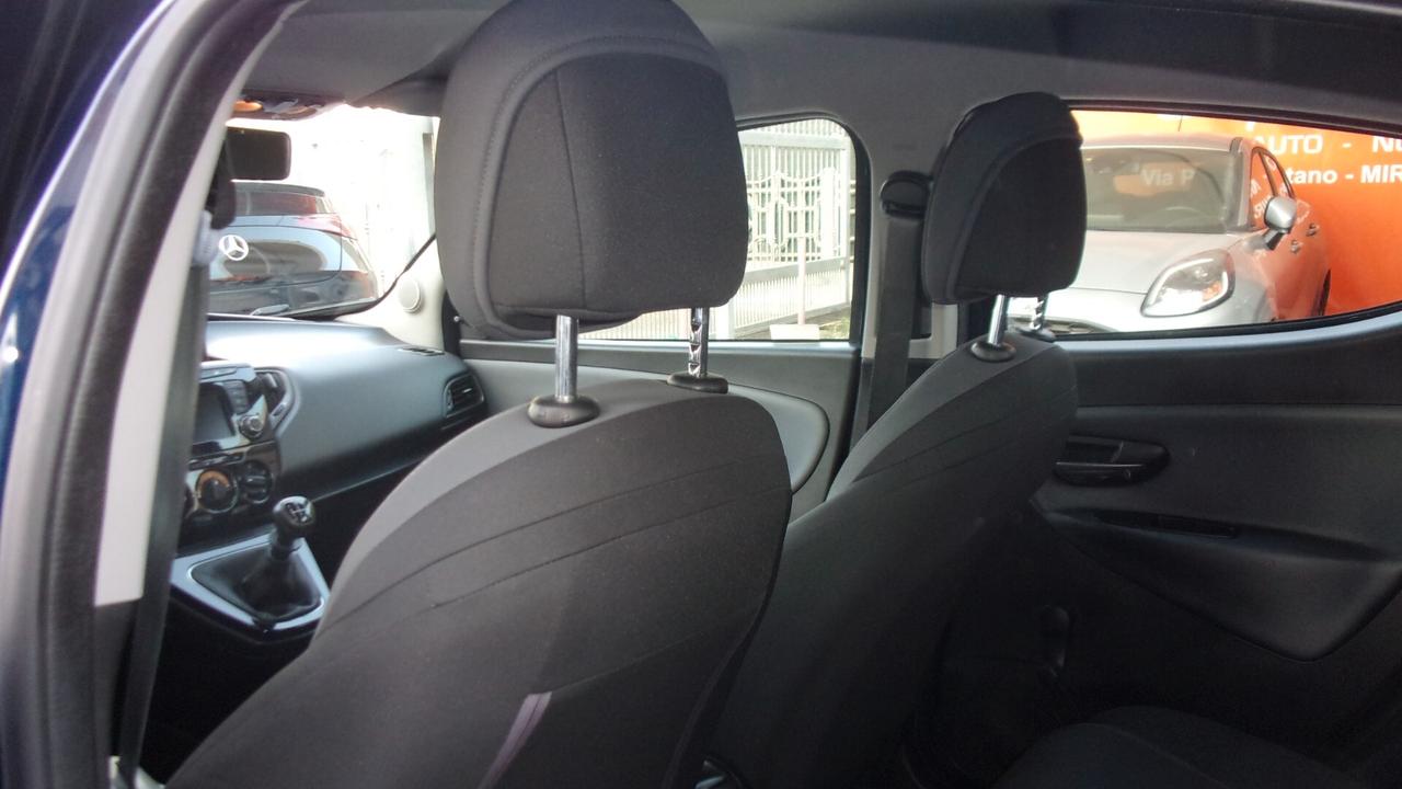 Lancia Ypsilon 1.2 69 CV 5 porte Gold