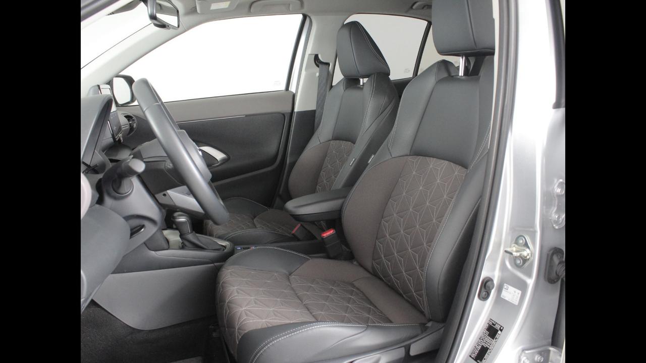 TOYOTA Yaris Cross - Yaris Cross 1.5h Lounge fwd 116cv e-cvt