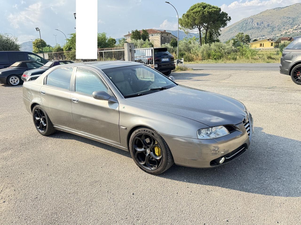 ALFA 166 2 serie 2.4 JTD m-JET 20V distinct