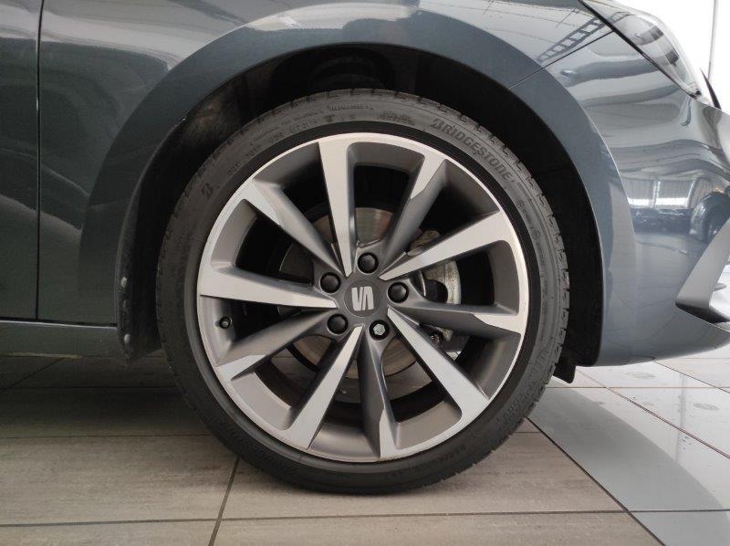 SEAT Leon 4ª serie - Leon 1.5 eTSI 150 CV DSG FR