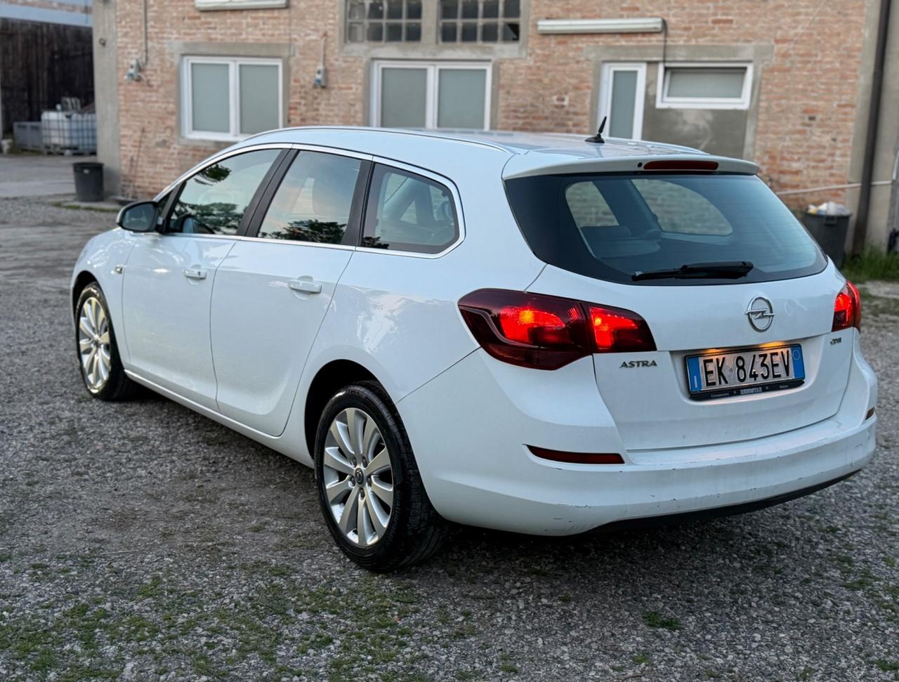 Opel Astra 1.7 CDTI 110CV Sports Tourer Cosmo