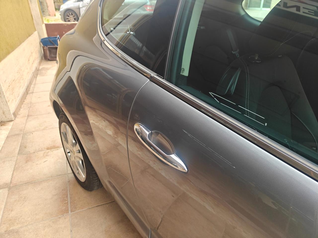 Alfa Romeo MiTo 1.3 JTDm-2 S&S Distinctive Sport Pack