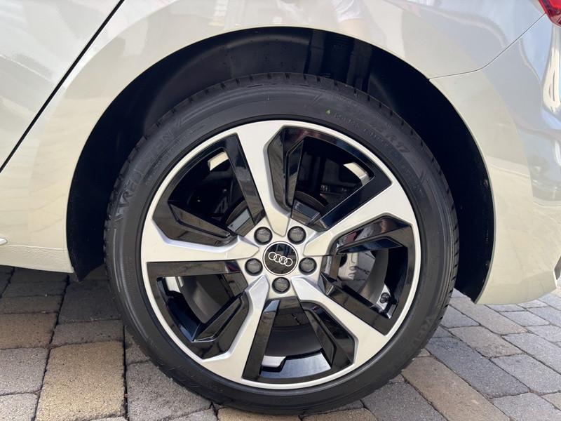 Audi A1 Sportback 30 1.0 tfsi S Line Edition 116cv s-tronic LED-PHONE APPS-17"