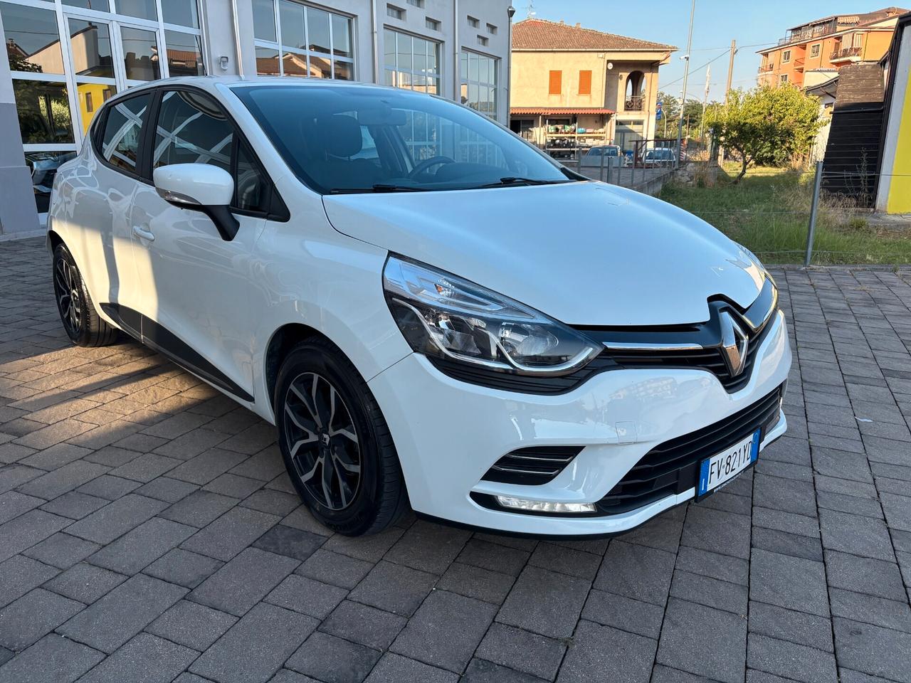 Renault Clio 1.5 dCi 75 CV 5 porte Moschino Intens
