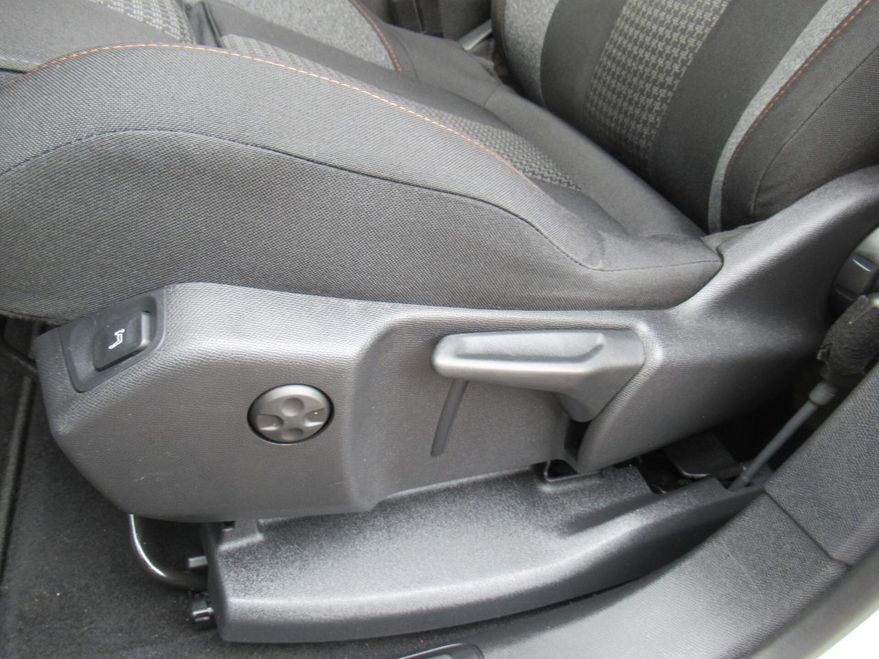 Peugeot 3008 BlueHDi 130 S&S Business