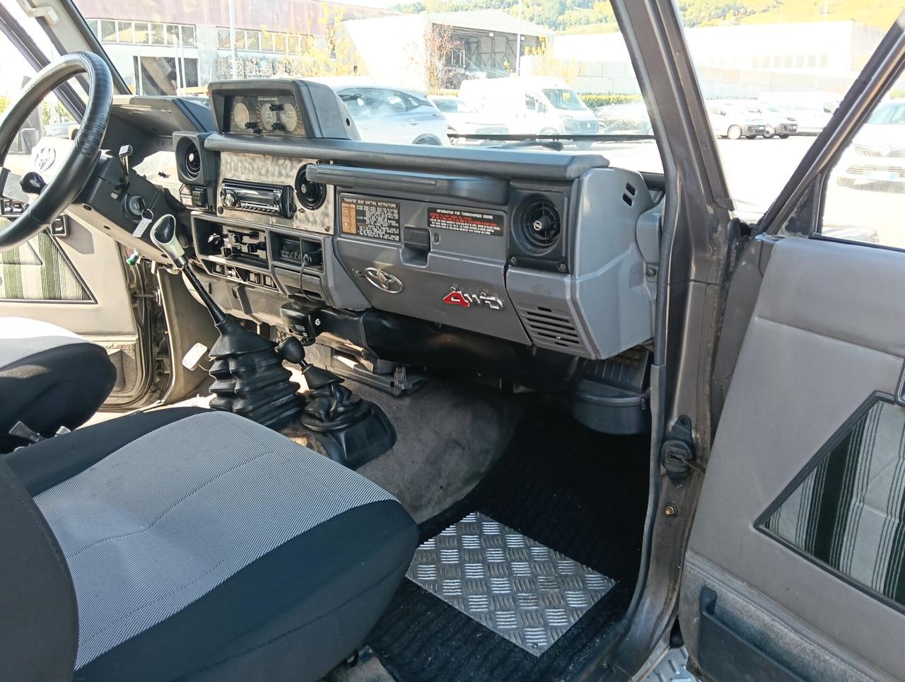 Toyota Land Cruiser II 2.4 turbodiesel SW LJ70 LX