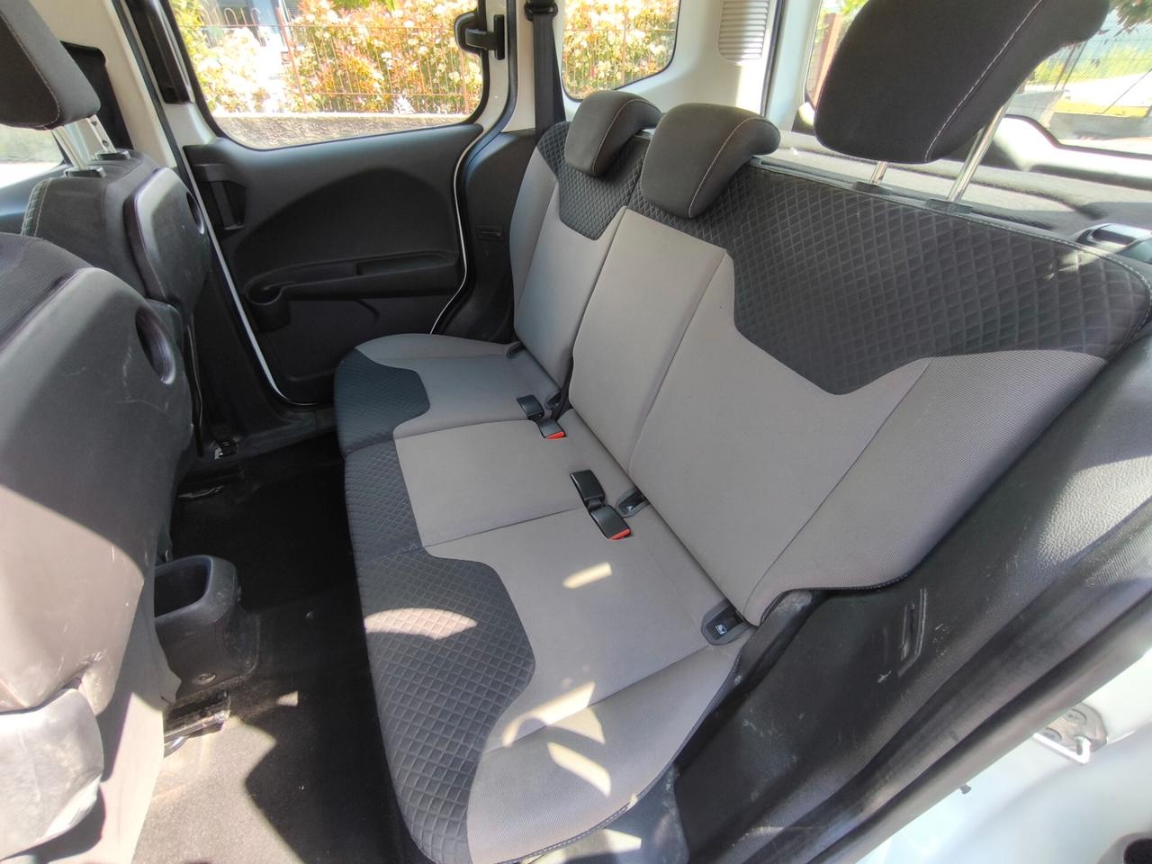 FORD TOURNEO COURIER 1,5 TDCI- EURO 6-OK NEOP.-AUTOCARRO 4 POSTI