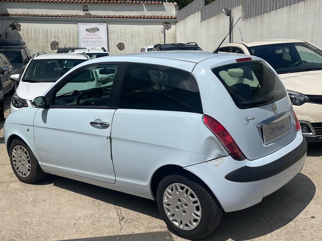 LANCIA YPSILON 1.2 16v Argento 60 cv "adatta anche per neopatentati"