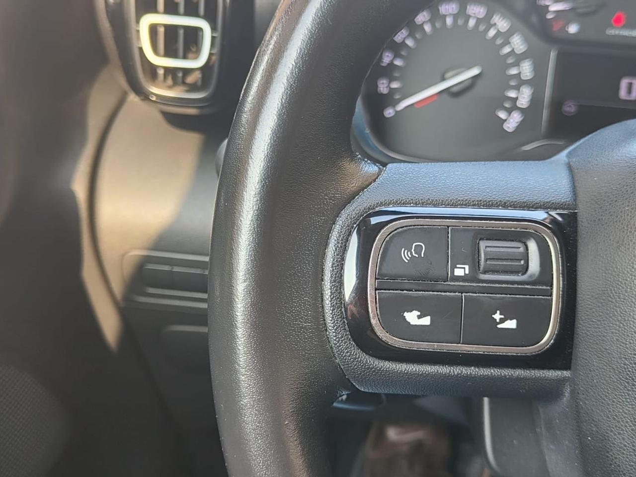 Citroen C3 Aircross blu hdi 100 shine #7241