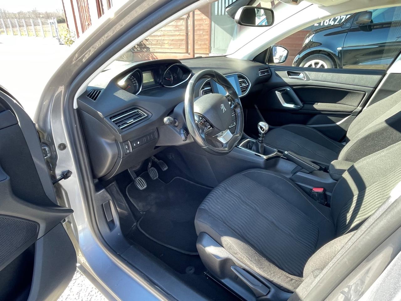 Peugeot 308 1.6 e-HDi 115 CV Stop&Start Business