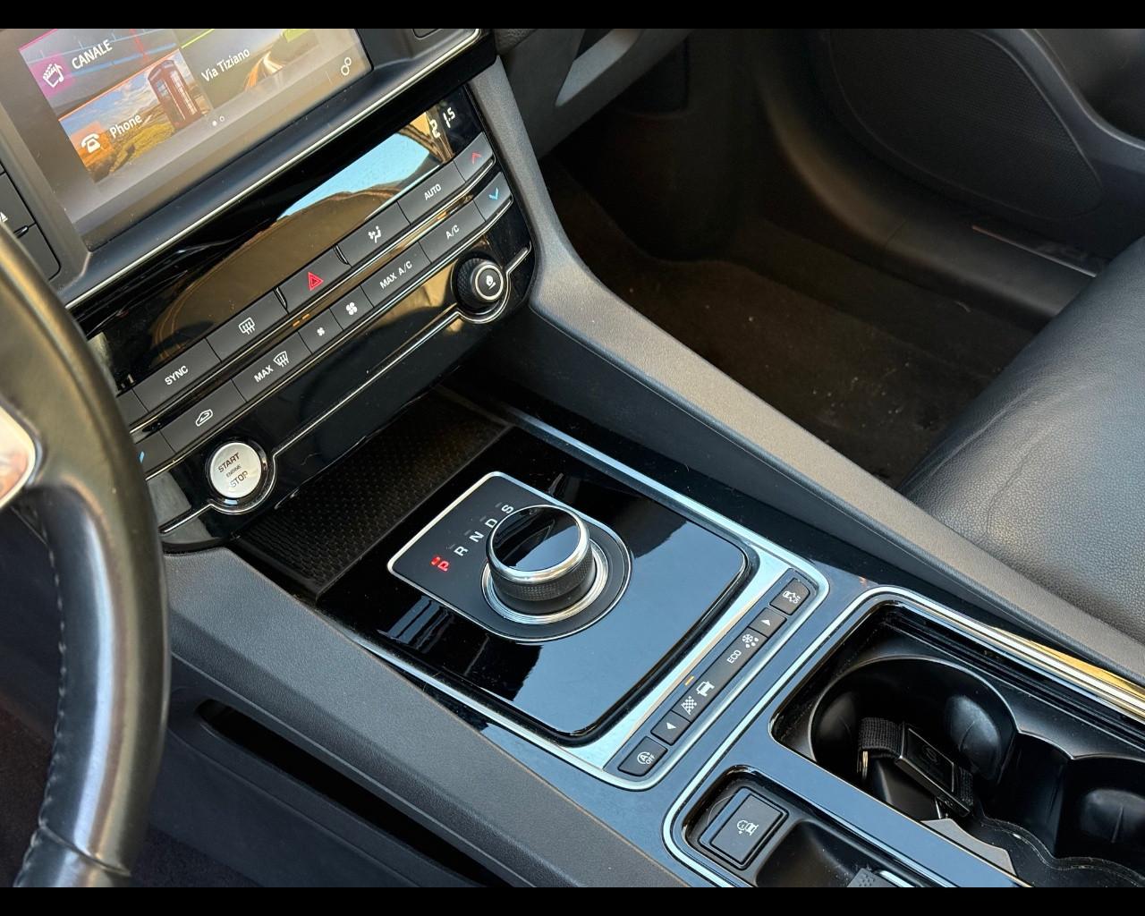 JAGUAR F-Pace (X761) - F-Pace 2.0 D 180 CV aut. Pure