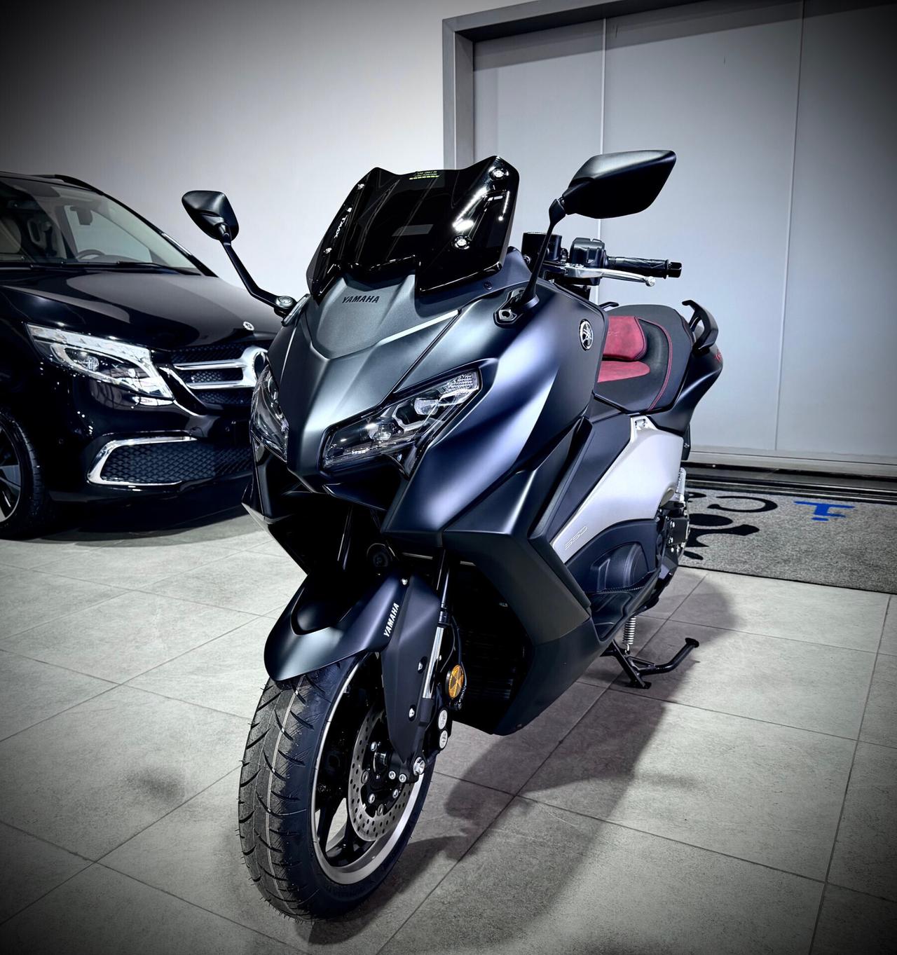 Yamaha T Max 560 Black Max 25th Anniversary