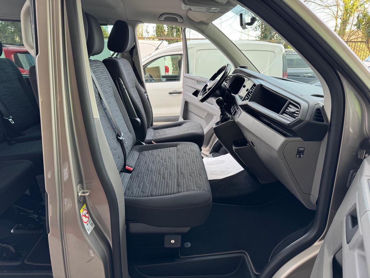 Volkswagen Caravelle 2.0TDI CRUIS GARANZIA 24 MESI