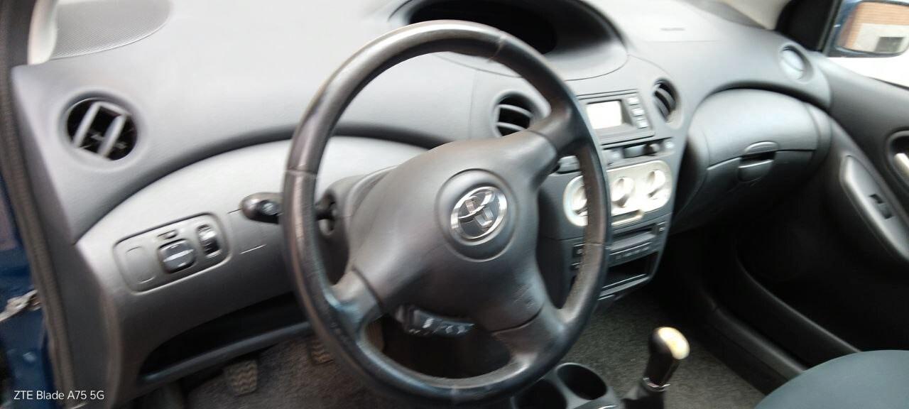 Toyota Yaris 1.0i 16V 3 porte