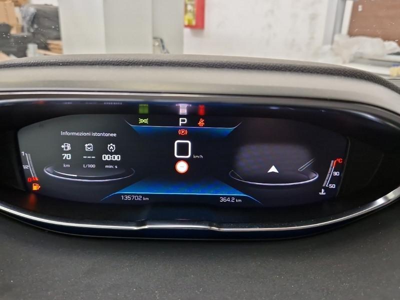 PEUGEOT 3008 BlueHDI 130 EAT8 S/S Allure Pack