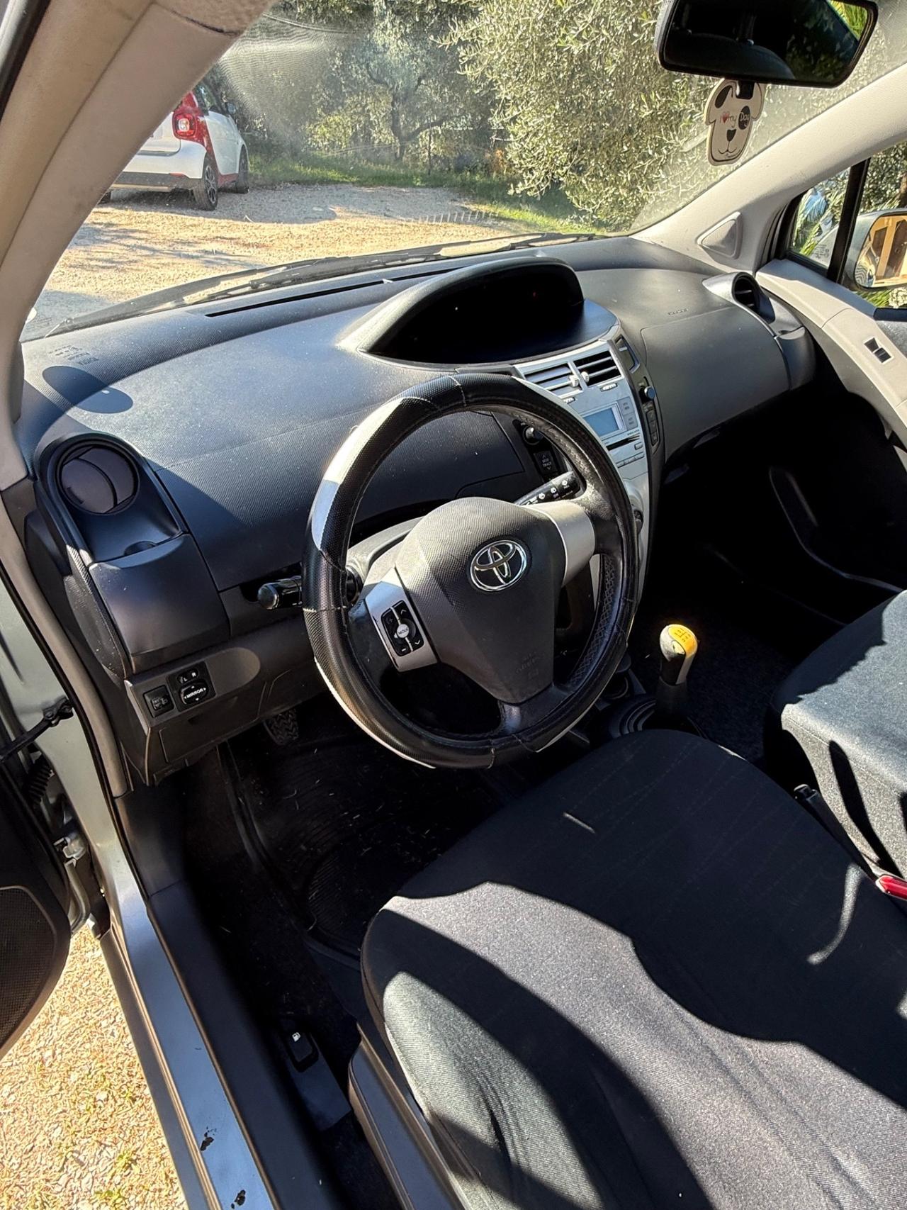 Toyota Yaris 1.0 5 porte Sol