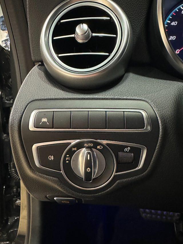 MERCEDES-BENZ C 300 d Coupé 4Matic Premium AMG-19"-Camera-Carplay-FULL