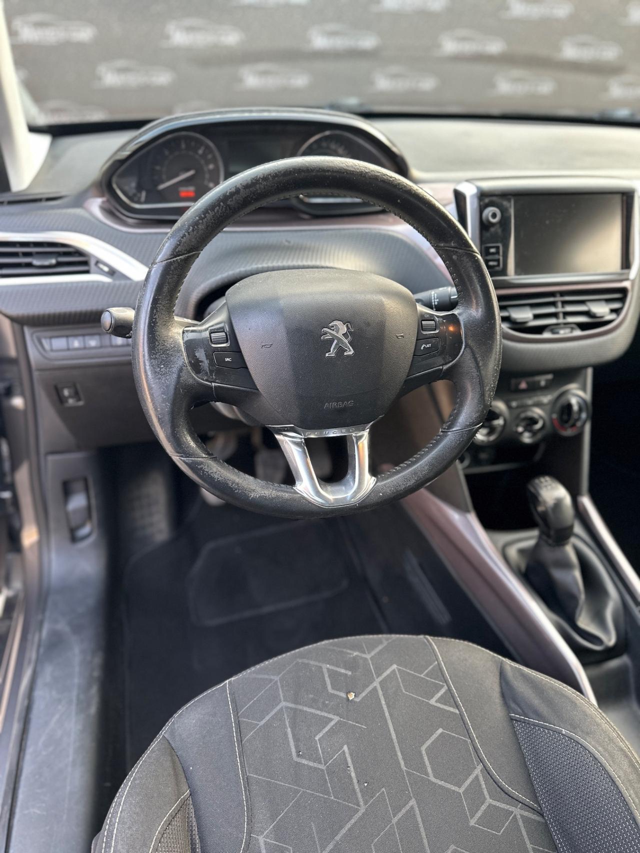 PEUGEOT 2008(anno 2015)