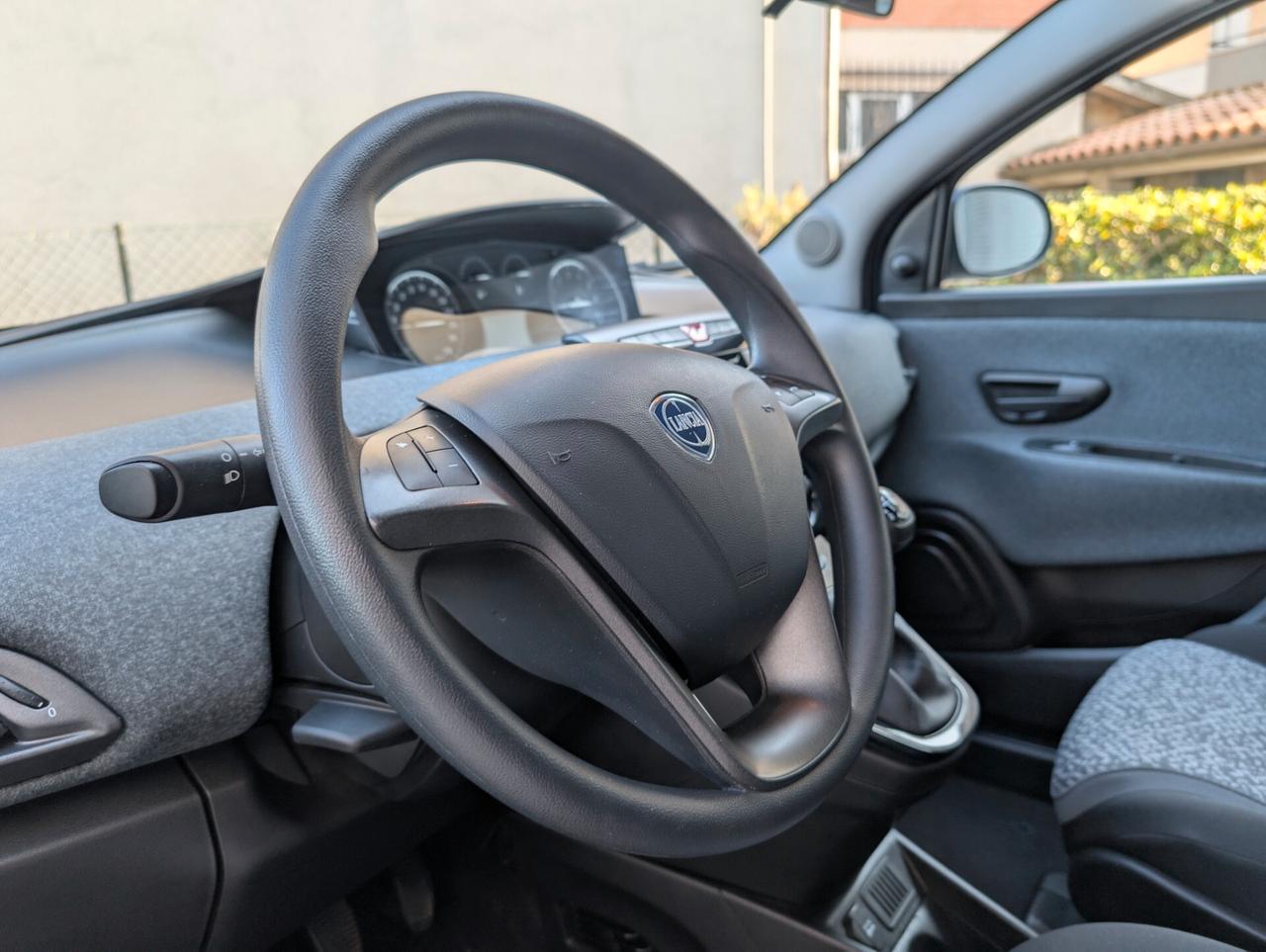 Lancia Ypsilon 1.0 FireFly S&S Hybrid 2022
