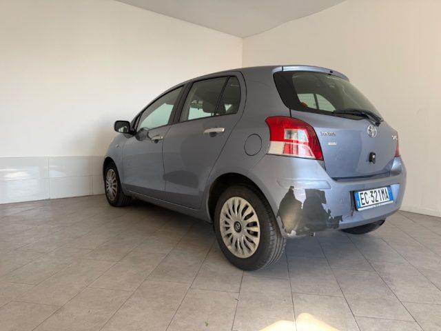 TOYOTA Yaris 1.0 5 porte