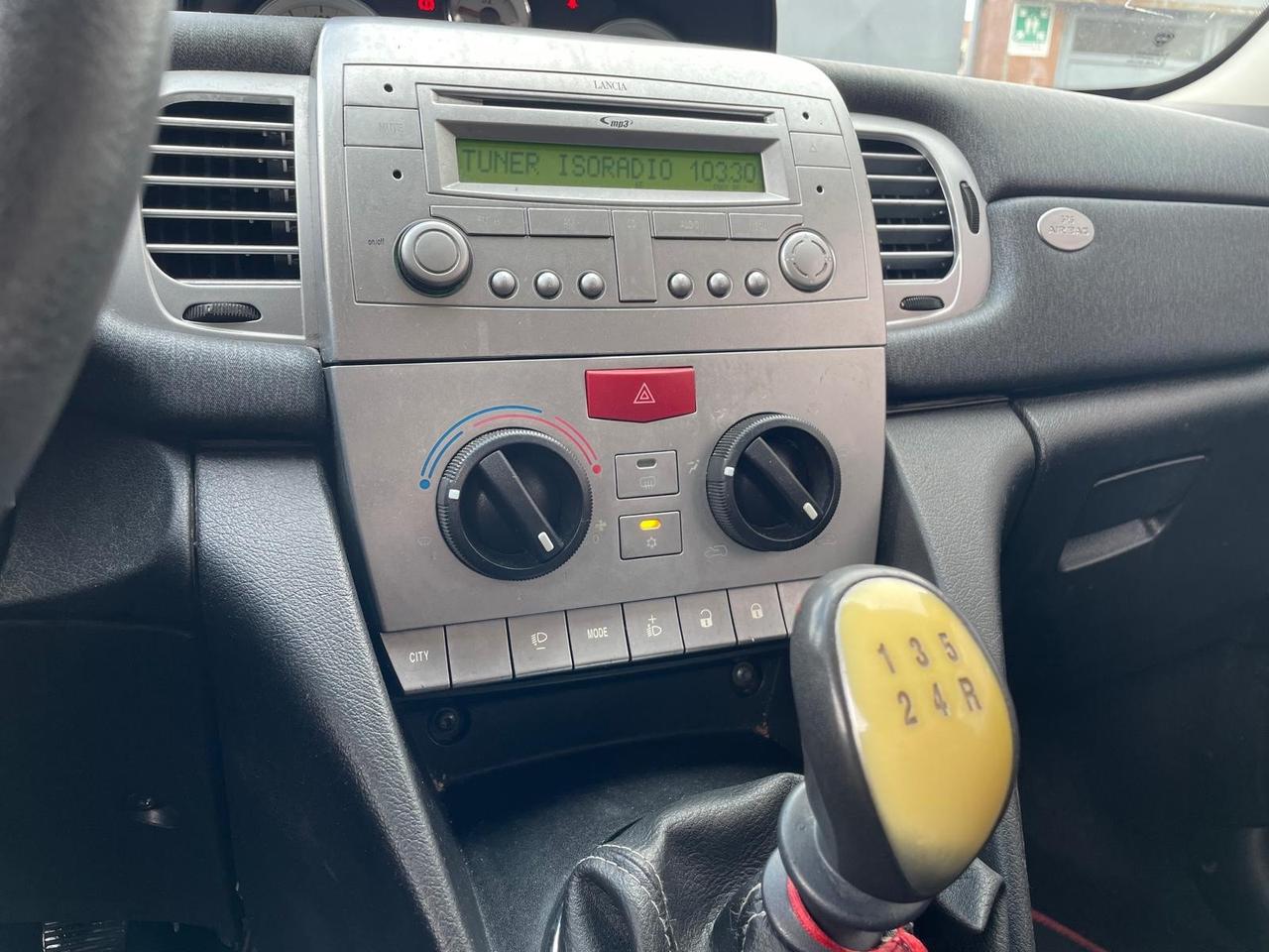 Lancia Ypsilon Restayling 1.2Benz Full Unyca Solo 140milaKM