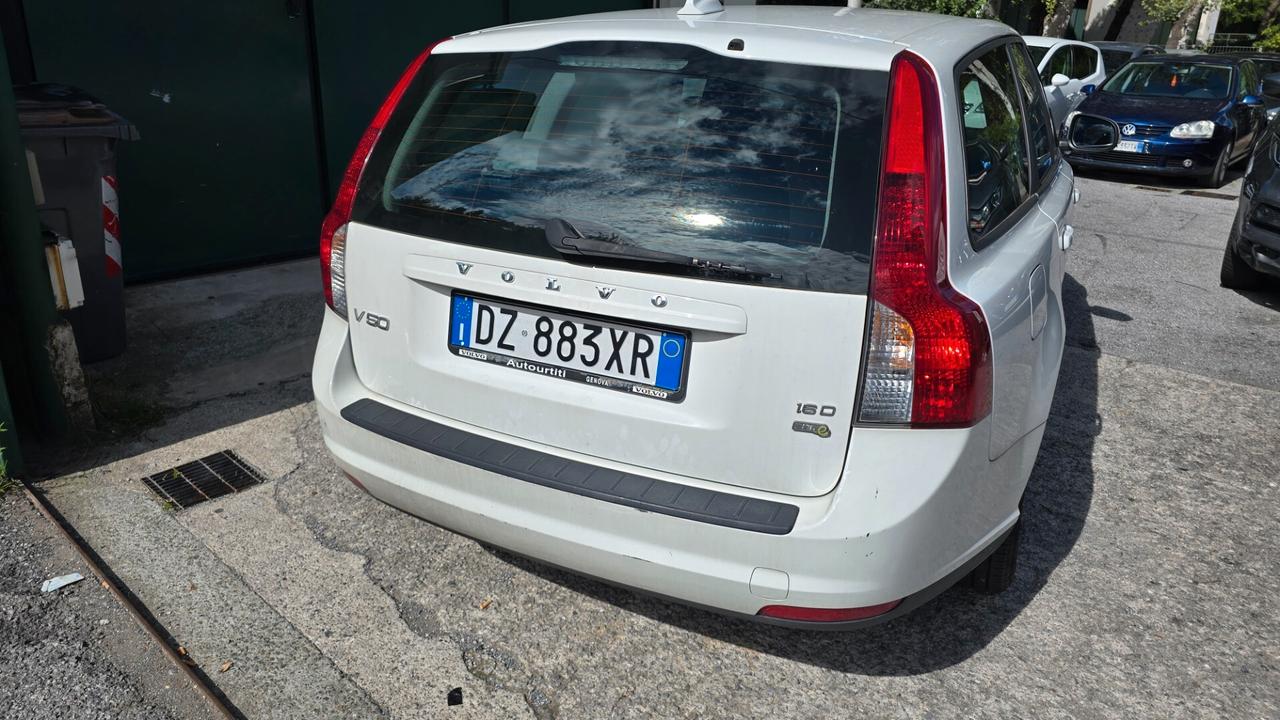Volvo V50 D3 R-design
