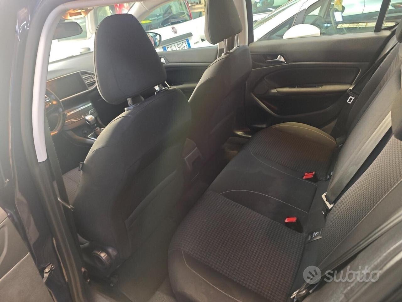 Peugeot 308 BlueHDi 130 S&S Business