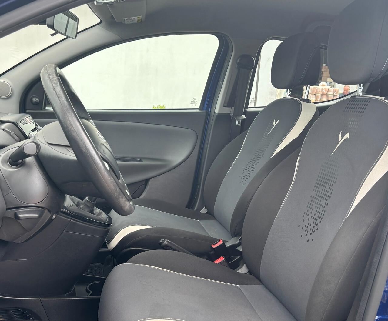 Lancia Ypsilon 1.2 69 CV 5 porte Elefantino