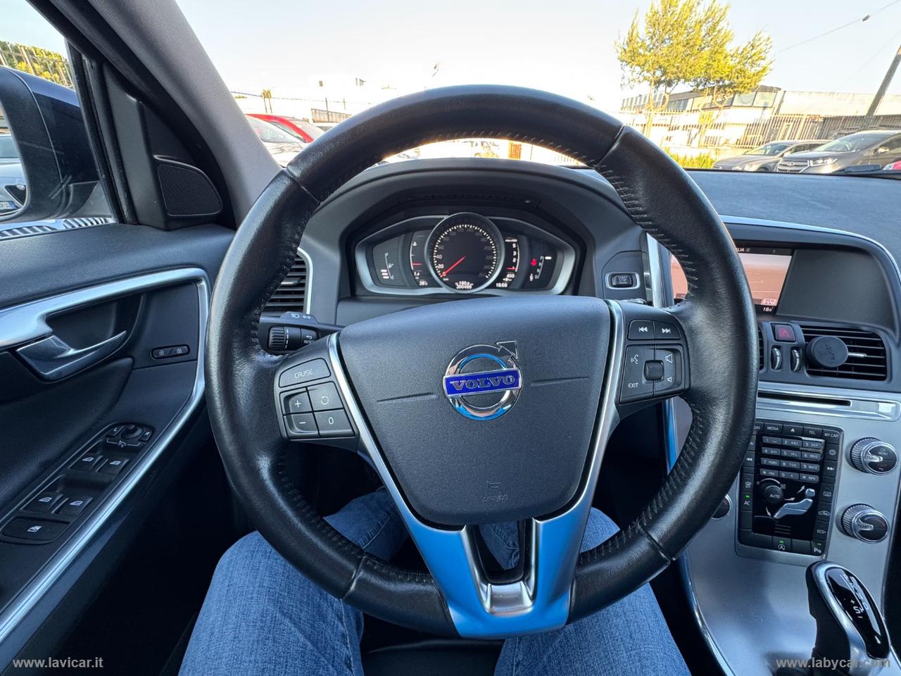 VOLVO XC60 D4 AWD Geartronic Inscription