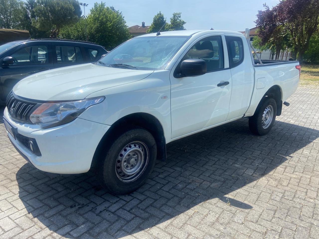 Mitsubishi L200 2.4 DI-D/154CV Club Cab Invite