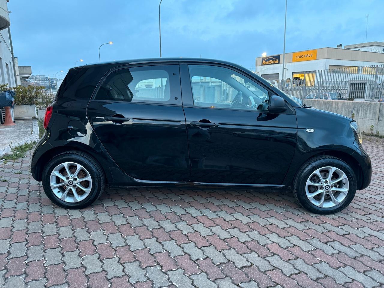 Smart ForFour 70 1.0 Prime Pelle Bluetooth