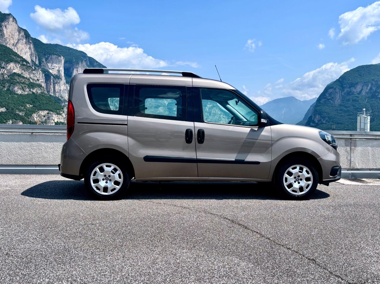 Fiat Doblo 1.4 T-Jet 16V Natural Power Lounge
