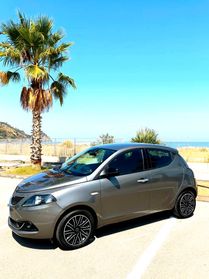Lancia Ypsilon 1.0 FireFly Hybrid Gold