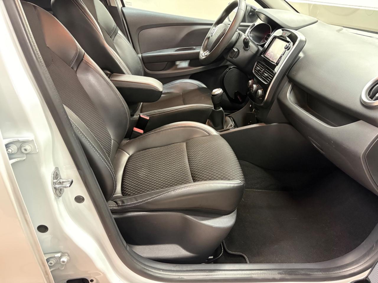 Renault Clio dCi 8V 90 CV 5 porte Duel2 FARI MATRIX LED